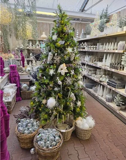 Künstliche Weihnachtsbäume